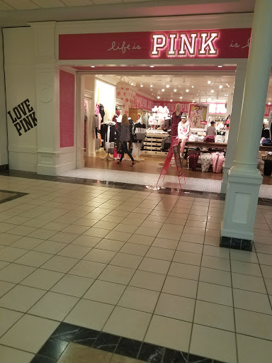 Shopping Mall «Cape Cod Mall», reviews and photos, 769 Iyannough Rd, Hyannis, MA 02601, USA