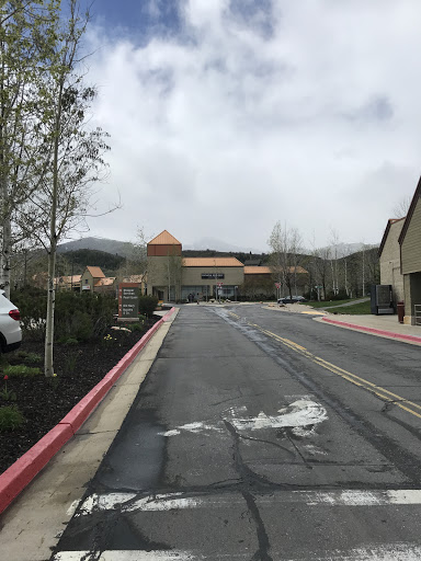 Clothing Store «Banana Republic», reviews and photos, 6699 N Landmark Dr, Park City, UT 84098, USA