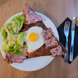 Photo n°94 de Crêperie Brocéliande à Paris ()