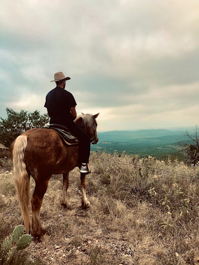 OUTLAW OUTFITTERS Horseback Adventures