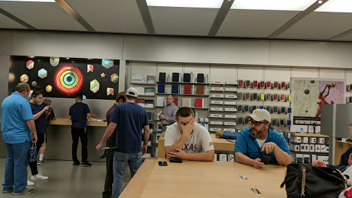 Computer Store «Apple Stonebriar», reviews and photos, 2601 Preston Rd, Frisco, TX 75034, USA