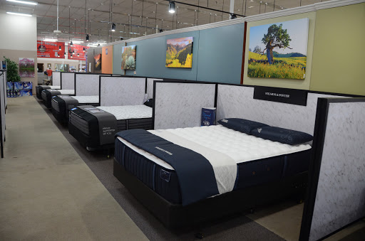 Furniture Store «Alton Refrigeration & Home Furnishings», reviews and photos, 2996 Homer Adams Pkwy, Alton, IL 62002, USA