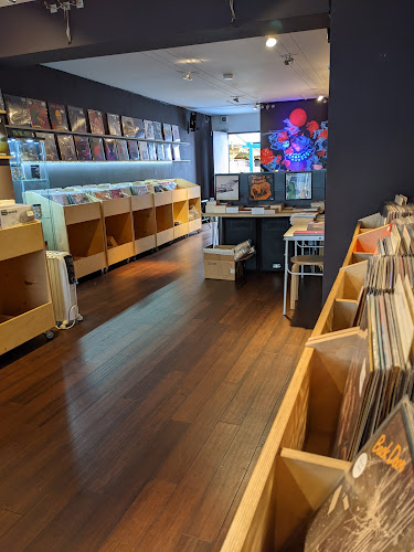 Reviews of Let it Roll Records Limited in London - Music store
