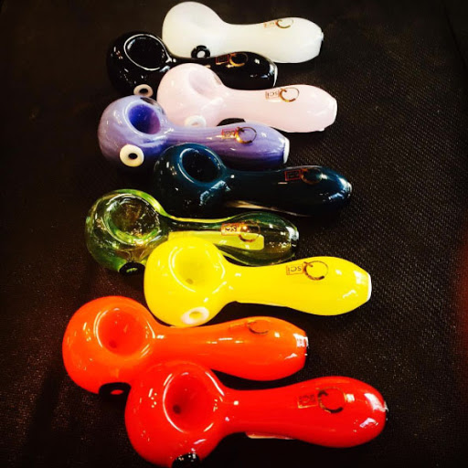 Tobacco Shop «Retro Active Smoke Shop», reviews and photos, 189 N Lincoln Dr, Troy, MO 63379, USA