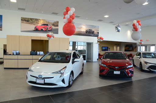 Toyota Dealer «Sam Leman Toyota Bloomington», reviews and photos, 1502 Morrissey Dr, Bloomington, IL 61701, USA