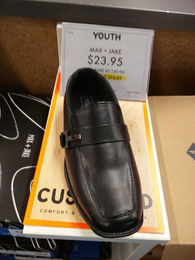 Shoe Store «DSW Designer Shoe Warehouse», reviews and photos, 2453 NW 185th Ave, Hillsboro, OR 97124, USA