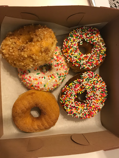 Donut Shop «Monarch Donuts», reviews and photos, 15 Huntington Dr, Arcadia, CA 91007, USA