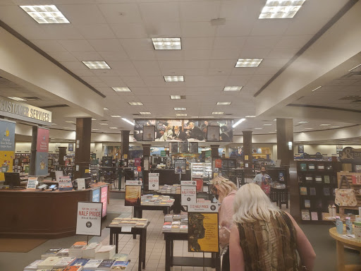 Book Store «Barnes & Noble», reviews and photos, 8136 W Bowles Ave, Littleton, CO 80123, USA