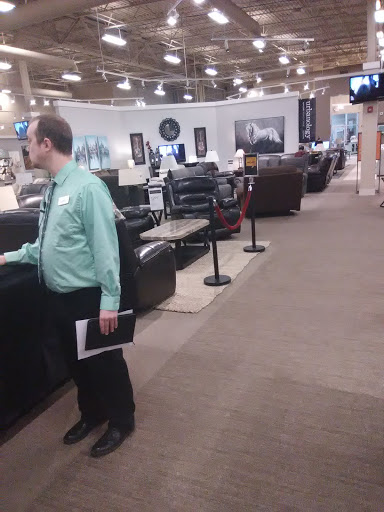 Furniture Store «Ashley HomeStore», reviews and photos, 2787 W Market St, Fairlawn, OH 44333, USA