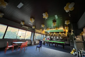 Rolling Cue Snooker Cafe image