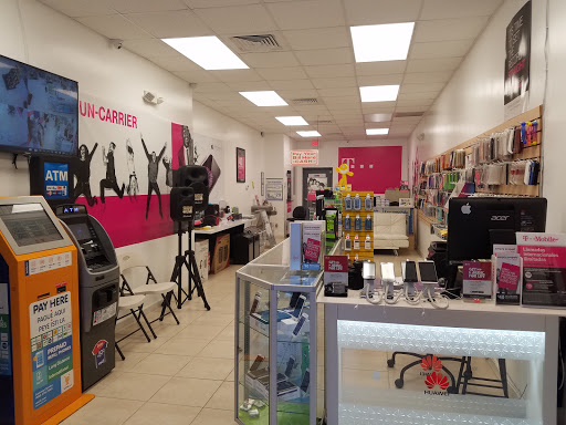 Cell Phone Store «Cellular Of Miami», reviews and photos, 6790 Collins Ave, Miami Beach, FL 33141, USA