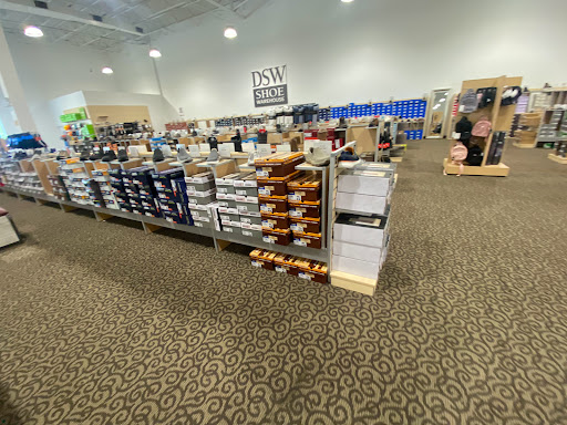 Shoe Store «DSW Designer Shoe Warehouse», reviews and photos, 375 E Altamonte Dr, Altamonte Springs, FL 32701, USA