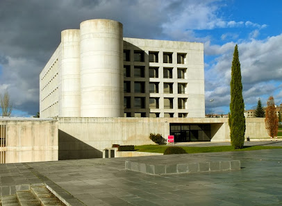 Biblioteca Central. Universidad de Navarra Edificio Biblioteca Central Campus Universitario, 31009 Pamplona, Navarra, España