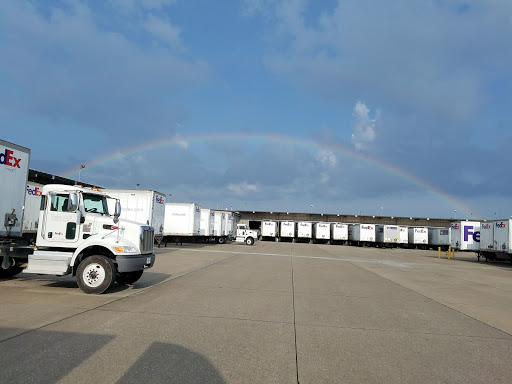 Mailing Service «FedEx Freight», reviews and photos, 3951 New Town Blvd, St Charles, MO 63301, USA