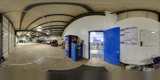 Auto Body Shop «Maaco Collision Repair & Auto Painting», reviews and photos, 1308 Central Pkwy SW, Decatur, AL 35601, USA