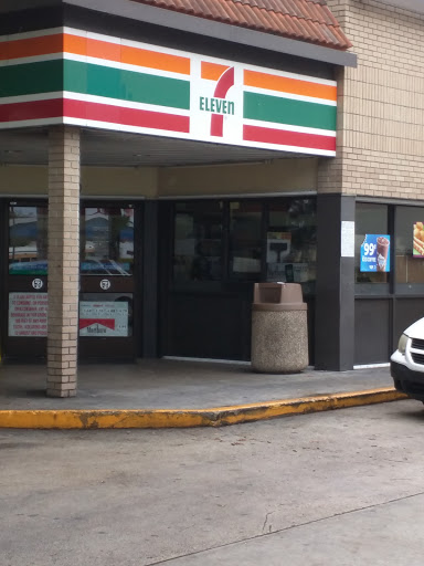 7-Eleven, 590 NE 125th St, North Miami, FL 33161, USA, 