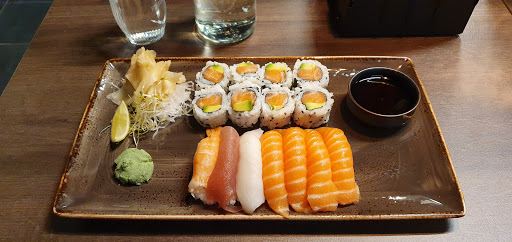 8 Fish Sushi