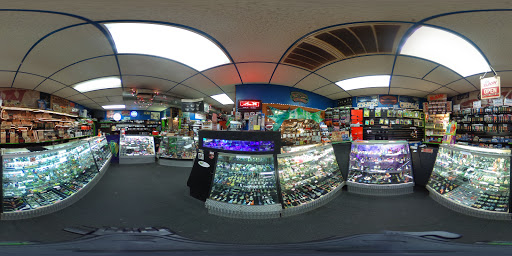 Tobacco Shop «Knuckleheads Tobacco & Gifts», reviews and photos, 550 State St, Madison, WI 53703, USA