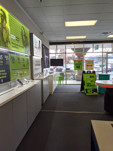Cell Phone Store «Tracfone Wireless Exclusive Store (Cellphone Repair- iPhone Repair- Screen Repair)», reviews and photos, 10812 SE Oak St b, Portland, OR 97222, USA