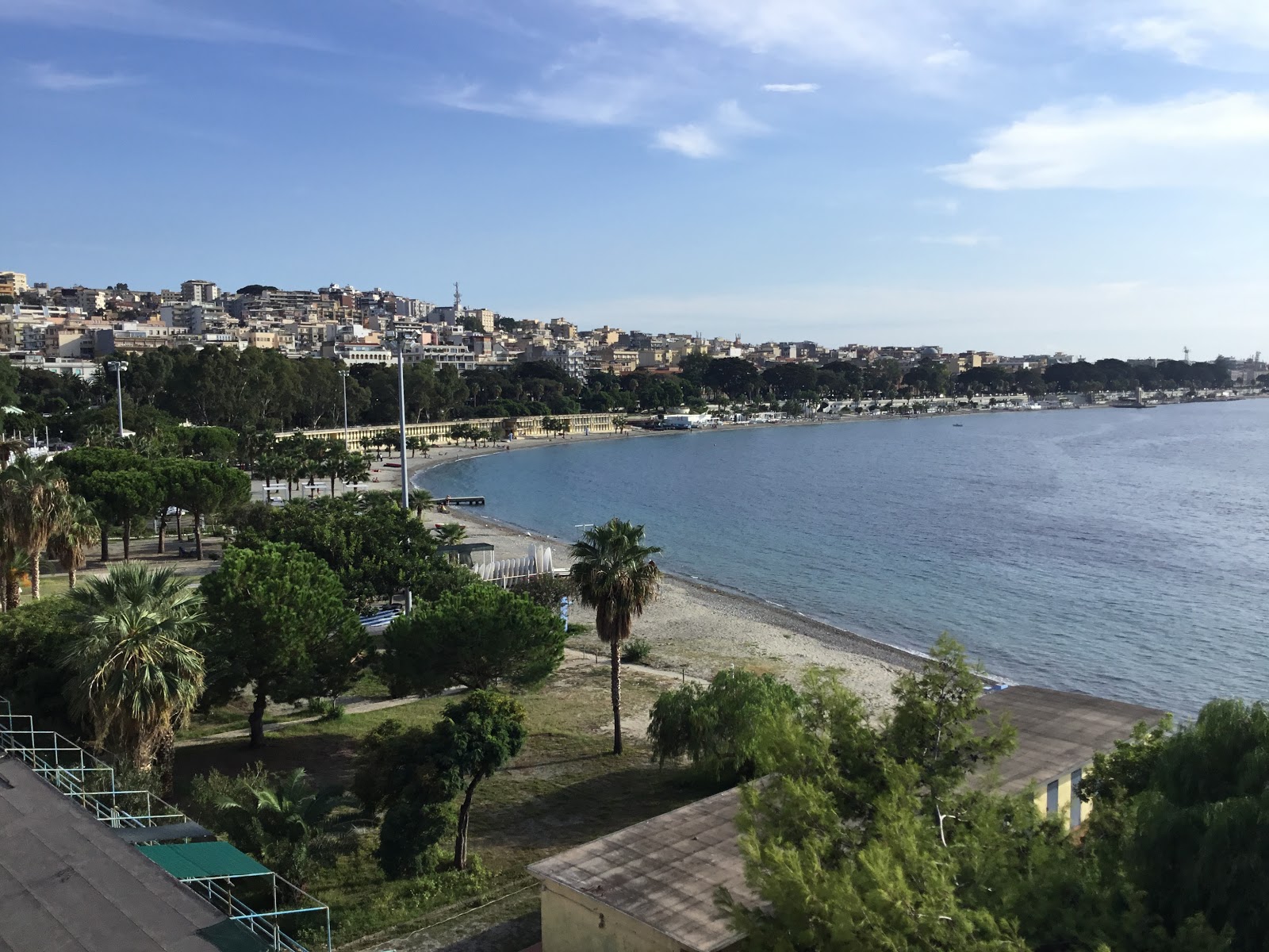 Φωτογραφία του Reggio Calabria beach - δημοφιλές μέρος μεταξύ λάτρεις της χαλάρωσης