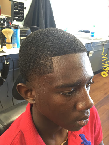 Barber Shop «U.S. CUTS BARBERSHOP INC.», reviews and photos, 426 E Derby Ave, Auburndale, FL 33823, USA