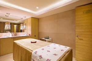 Highland Spa-Massage Spa In Sector 53 Noida image