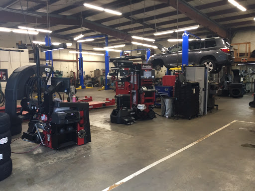 Auto Machine Shop «Bayside Auto and Tire Center», reviews and photos, 1904 Bay St, Fall River, MA 02724, USA