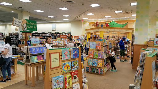 Book Store «Barnes & Noble», reviews and photos, 187 Riverside Square Mall, Hackensack, NJ 07601, USA