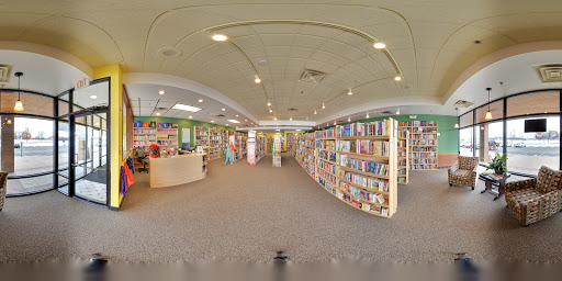 Book Store «Walls of Books», reviews and photos, 7739 Tylers Pl Blvd, West Chester Township, OH 45069, USA