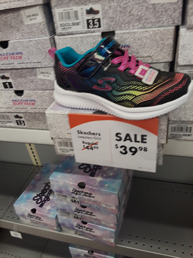 Shoe Store «Shoe Carnival», reviews and photos, 321 NW Loop 410, San Antonio, TX 78216, USA