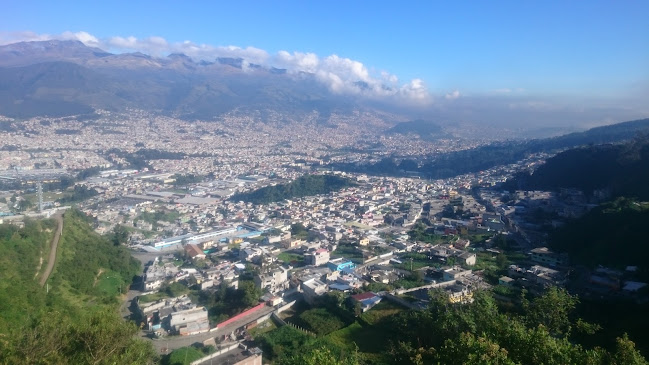Opiniones de Estadio Liga Barrial Oriente Quiteño en Quito - Campo de fútbol