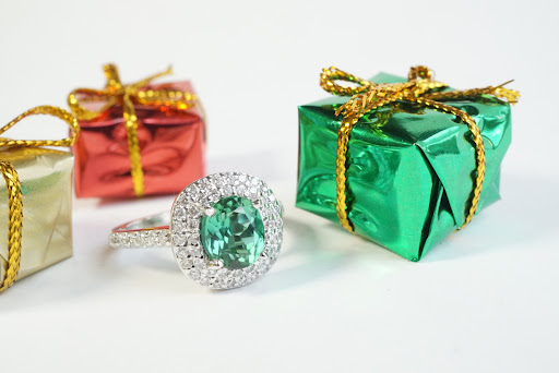 Jewelry Store «Edward Warren Jewelers», reviews and photos, 1610 Cross Creeks Blvd, Pickerington, OH 43147, USA