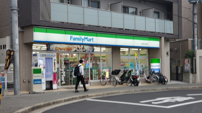 ファミリーマート 阪急中山駅前店