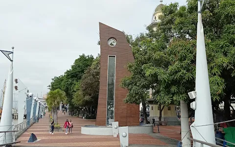 Malecon Simón Bolivar image