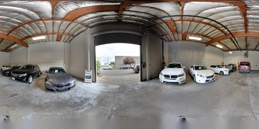 Used Car Dealer «Luxury Motors Online», reviews and photos, 1020 SE Market St, Portland, OR 97214, USA