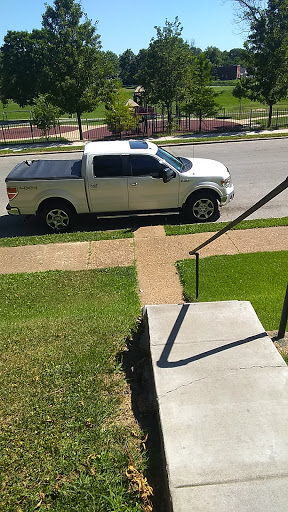 Used Car Dealer «GMT Auto Sales», reviews and photos, 225 N Hwy 67, Florissant, MO 63031, USA