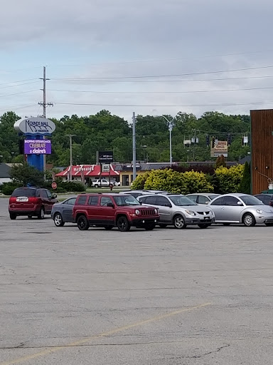 Shopping Mall «Mounds Mall», reviews and photos, 2109 S Scatterfield Rd, Anderson, IN 46016, USA