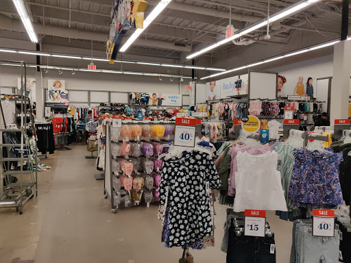 Clothing Store «Old Navy», reviews and photos, 4037 Factoria Blvd SE, Bellevue, WA 98006, USA
