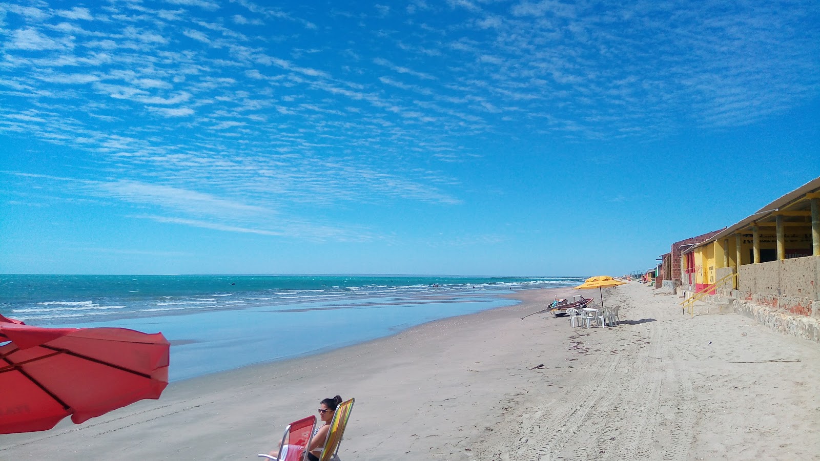 埃马努埃拉斯海滩的照片 带有明亮的沙子表面
