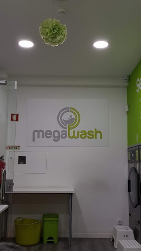 Mega Wash Loja I Massamá - Lavandaria Self Service - Lavandería