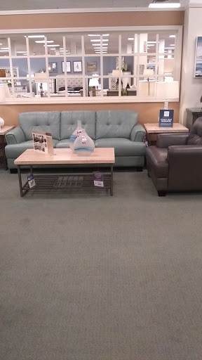 Furniture Store «Raymour & Flanigan Furniture and Mattress Store», reviews and photos, 610 Exterior Street, Bronx, NY 10451, USA