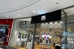 MI Store ام اي ستور image