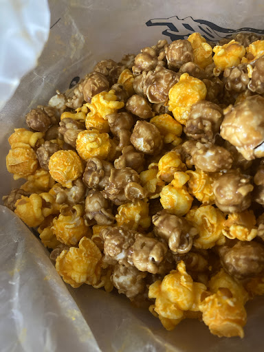 Popcorn Store «Garrett Popcorn Shops», reviews and photos, 5 Woodfield Mall, Schaumburg, IL 60173, USA