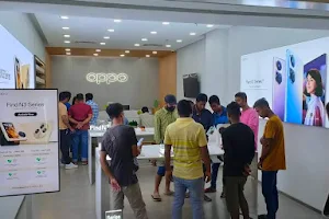 OPPO Experience Store PRANGIN MALL 4 image