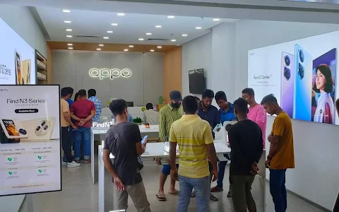 OPPO Experience Store PRANGIN MALL 4 image
