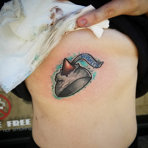 Tattoo Shop «Cherokee Creek Tattoo», reviews and photos, 32449 Ford Rd, Garden City, MI 48135, USA