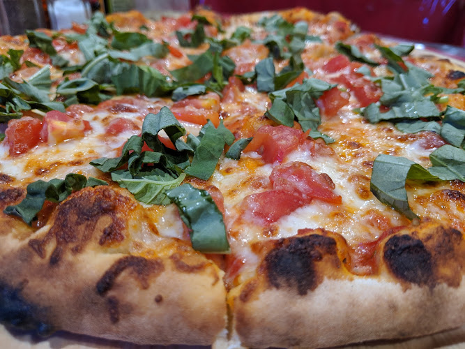 #1 best pizza place in Burbank - Pizza Pazza Wood Fired Pizza