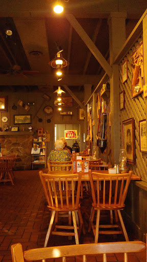 American Restaurant «Cracker Barrel Old Country Store», reviews and photos, 200 Cracker Barrel Dr, Clarksville, TN 37040, USA