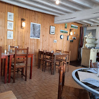 Atmosphère du Restaurant Le Saint-Loup à Cernoy-en-Berry - n°5