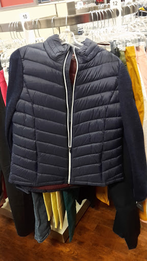 Clothing Store «Tommy Hilfiger», reviews and photos, 450 NW 257th Ave, Troutdale, OR 97060, USA